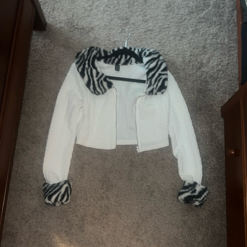 Zebra collared crop sweater